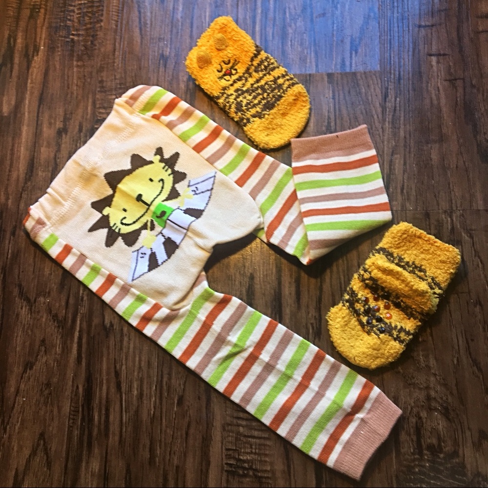Bundle of Happy Butt Leggings and Gripper Socks